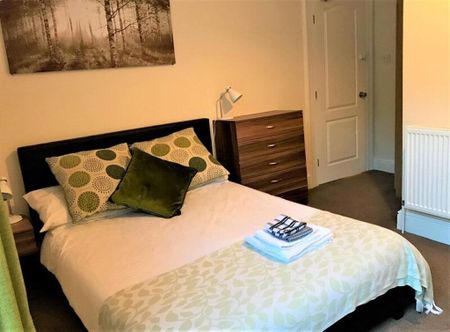 1 bedroom in a house share to rent - Photo 2