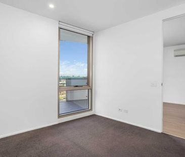 Register To Inspect // Contemporary Comfort in the Heart of Maribyr... - Photo 3