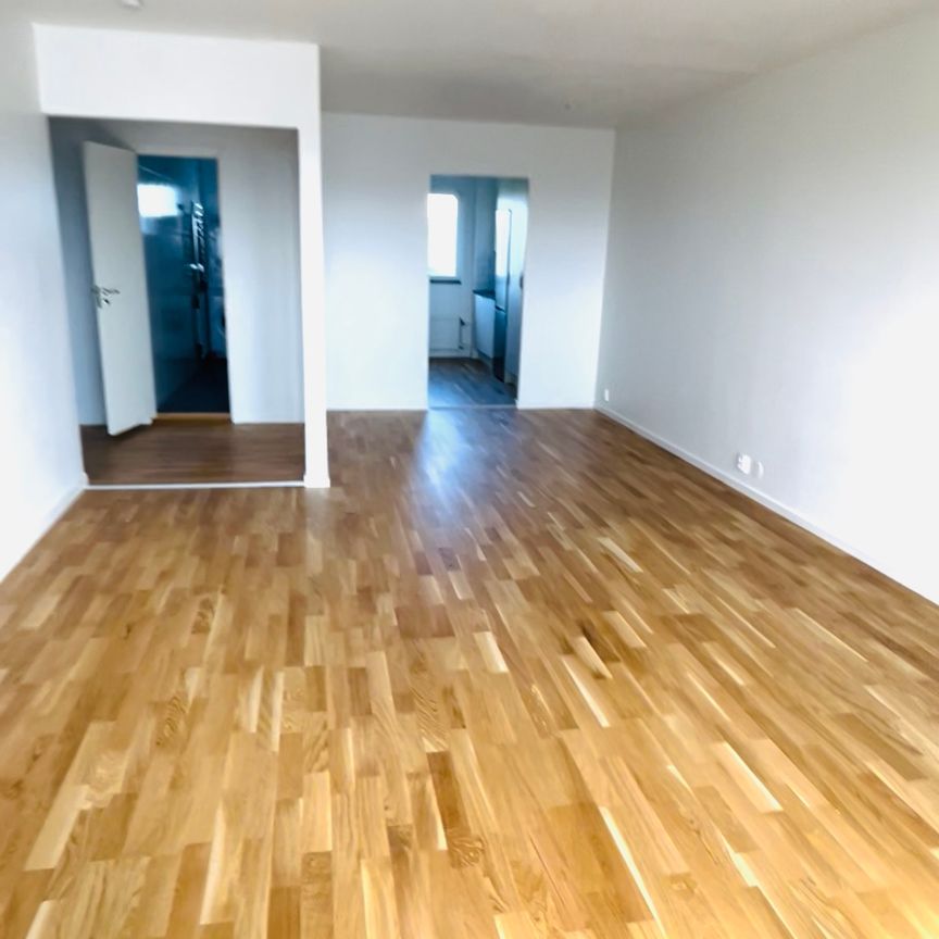 Domarebacken, Norsborg - Photo 1