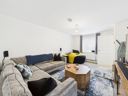 2 bedroom end of terrace house to rent - Photo 1