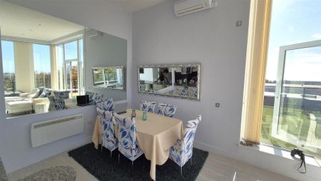 2 bedroom penthouse to rent - Photo 2