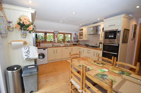 2 bedroom barn conversion to rent - Photo 5