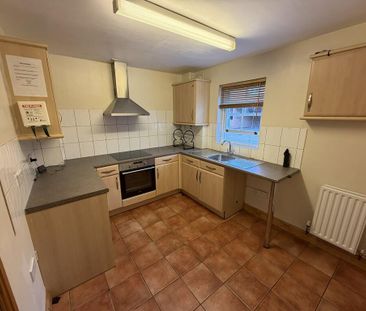 2 bedroom terraced house to rent - Photo 3