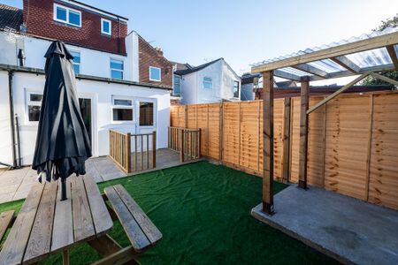 6 bedroom house of multiple occupation to rent - Photo 3