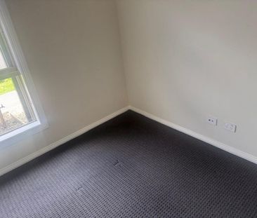 4 BEDROOM HOME IN CRANBOURNE EAST WITH ADDITIONAL QUALITY FEATURES - Photo 1