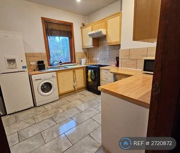 3 bedroom end of terrace house to rent - Photo 2