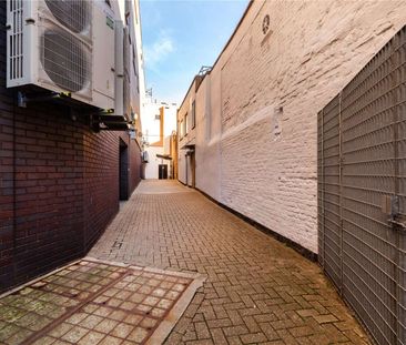 A one bedroom apartment with high ceilings in a boutique new development just minutes from Angel station. - Photo 1