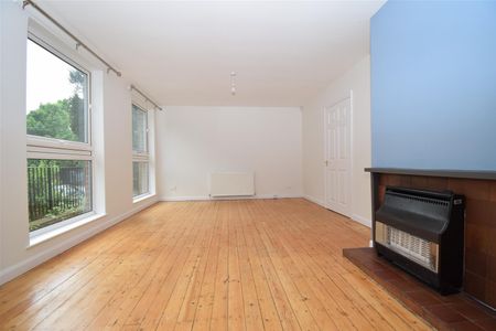 Church Side, Methley, Leeds - Photo 2