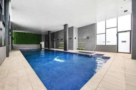 Private Rooftop Terrace with BBQ | Luxury Apartment With Facilities - Photo 3