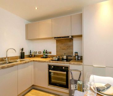 AVAILABLE DEC 6TH | BLEND OF COMFORT AND CONVENIENCE | PARKING AVAI... - Photo 5