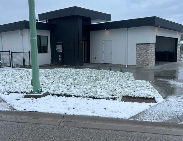 494 Trumpeter Lower 2bd 1bth suite - Photo 1