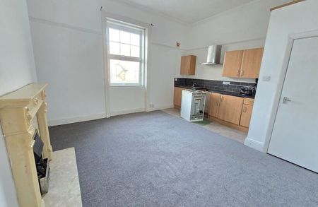 Albion Road, Scarborough - Photo 2