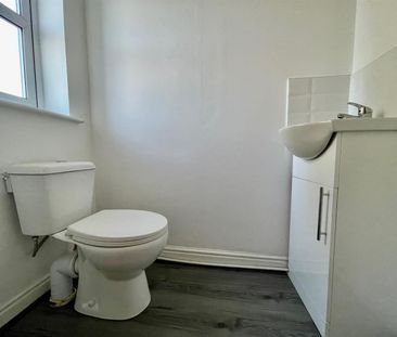 2 Bed House - Photo 5