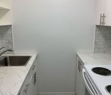 1 BDRM/1 BATH - 2102 MAIN ST - Available NOW *December Rent Special!* - Photo 6