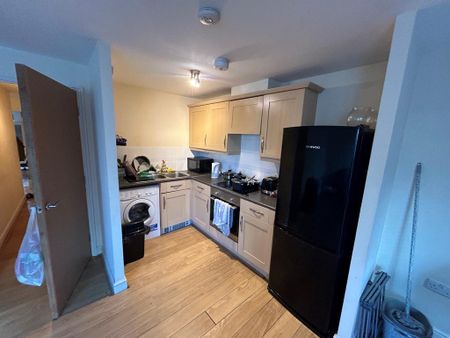 2 bedroom flat to rent - Photo 4