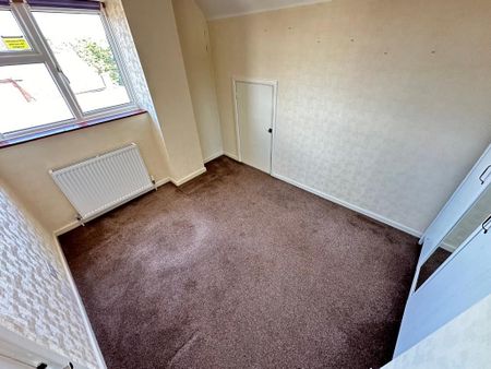 3 bedroom semi-detached bungalow to rent - Photo 4