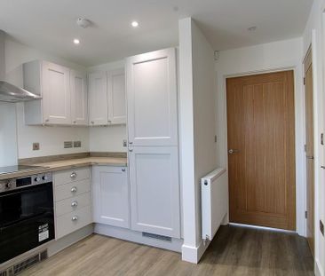 2 bedroom end of terrace house to rent - Photo 6