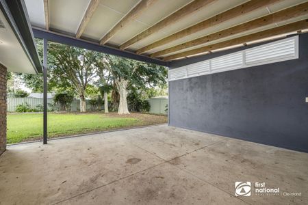 BEAUTIFULLY RENOVATED FAMILY HOME IN ALEXANDRA HILLS - Photo 5