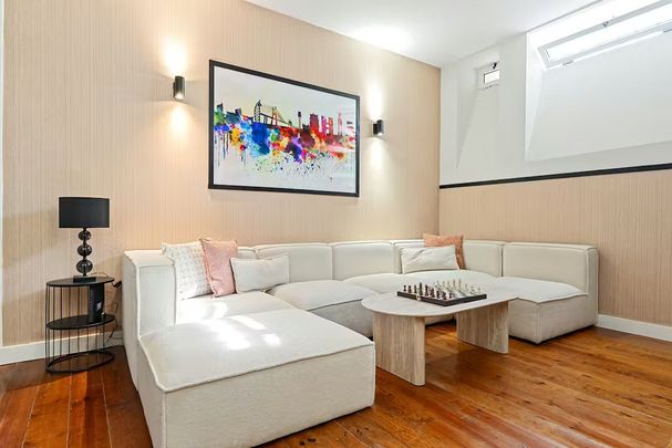 Rua da Emenda, Lisbon, Lisbon 1200-169 - Photo 1