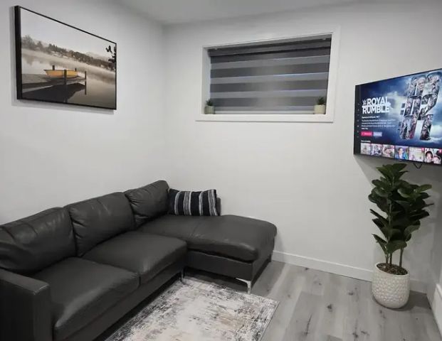 Newly furnished 2 bedroom basement suite for short term rentals | Edmonton - Photo 1