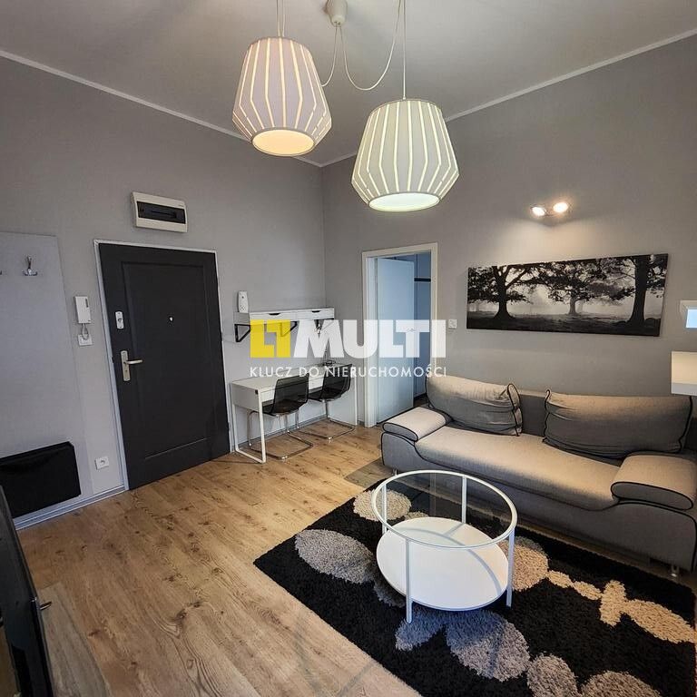 Komfortowe 2 pokoje w centrum z windą i piwnicą. - Photo 1