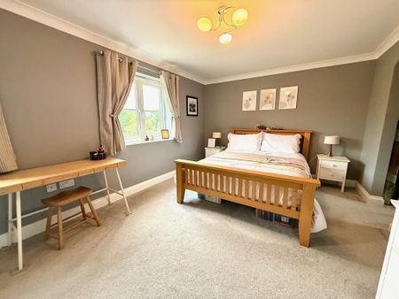 4 bedroom detached house to rent - Photo 5