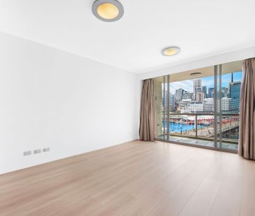 Two bedroom apartment with panoramic view! - Photo 1