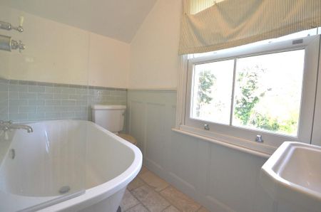 3 bedroom house - semi-detached - Photo 4