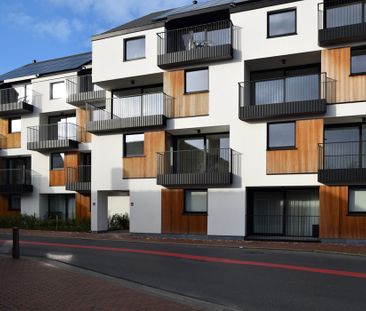 TE HUUR: Nieuwbouw twee-slaapkamerappartement in Ooigem. - Photo 2