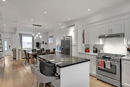 For Lease - 17 Bertmount Avenue, Toronto, Ontario - Photo 3