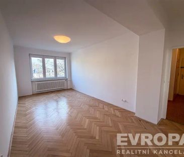 Bydlení v centru Opavy s parkováním ve dvoře? Ano. - Photo 5