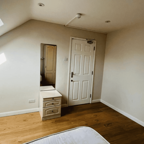 House share to rent - Photo 1