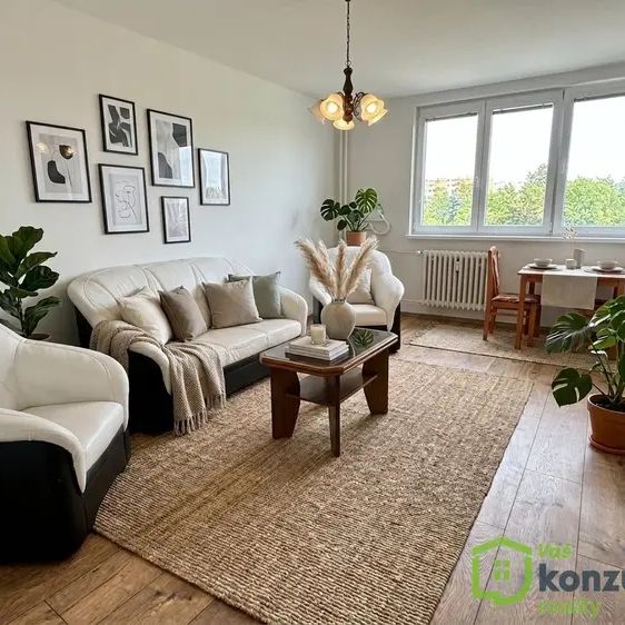 Pronájem krásného bytu 2+1 se zasklenou lodžií po rekonstrukci - Photo 1