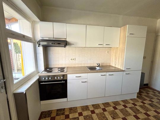 Gezinswoning met 3 slaapkamers en grote tuin - Photo 1