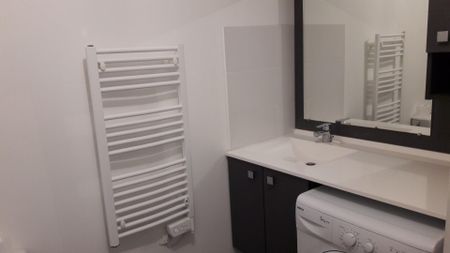 location Appartement T3 DE 65.3m² À MARSEILLE - Photo 3