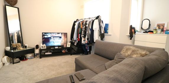 High Street, Dorking, Surrey, RH4 - Photo 2