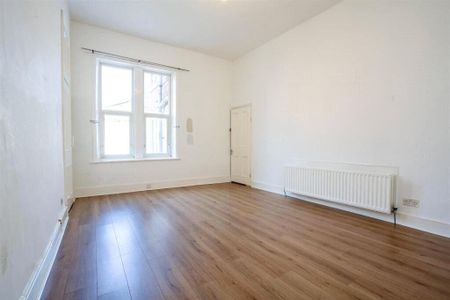 6 bedroom terraced house to rent - Photo 3