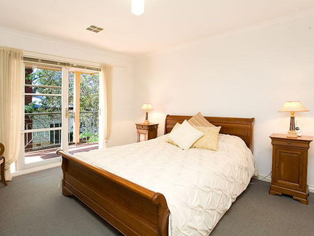 Unit 2, 73 Yarra Street, Heidelberg, VIC - Photo 4