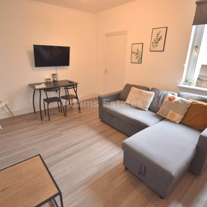 4 bedroom terraced house to rent - Photo 1