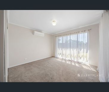 23 Shasta Dr, Delacombe, Vic 3356 - Photo 5