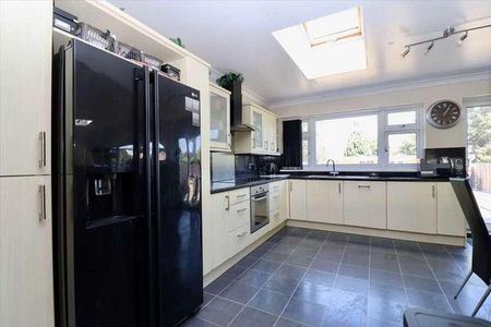 Watling Street, Gravesend, DA11 - Photo 2