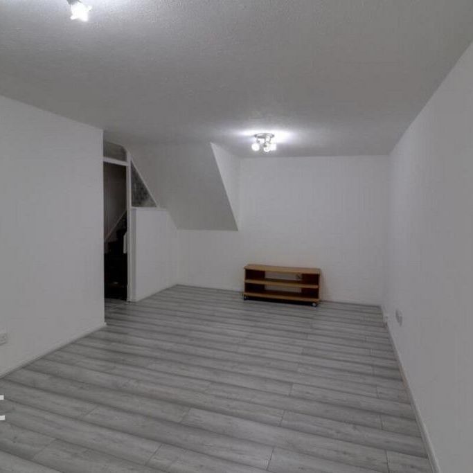 3 bedroom apartment to rent - Photo 1