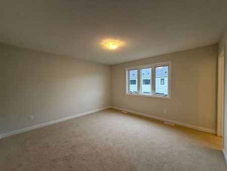 For Lease - 504 Ingenuity Row, Kanata, Ontario - Photo 4