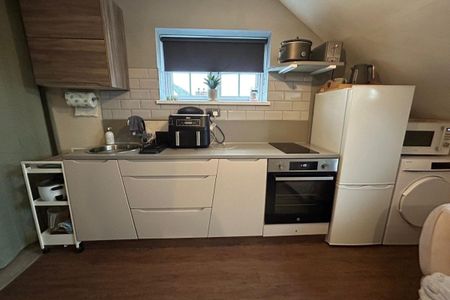 The Village, Chaddesley Corbett, KIDDERMINSTER - Photo 4