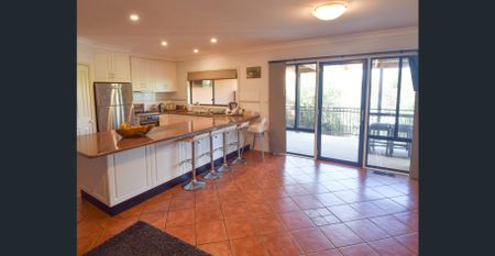 Will not disappoint in this desirable location - Photo 2