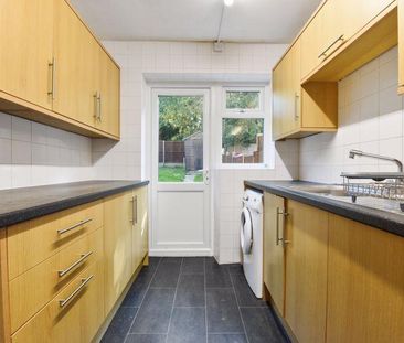 4 bedroom terraced house to rent - Photo 6