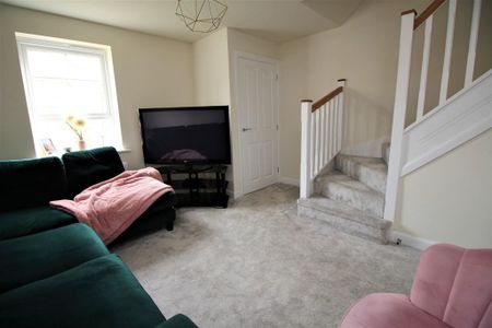2 bedroom semi-detached house to rent - Photo 2