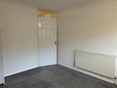 3 bedroom end of terrace house to rent - Photo 4