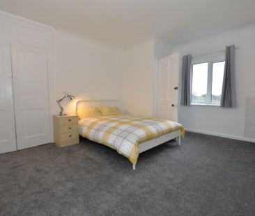 4 bedroom end of terrace house to rent - Photo 6