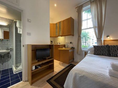 Flat 220 Fulham Palace Road, Fulham W6 9HH - Photo 2